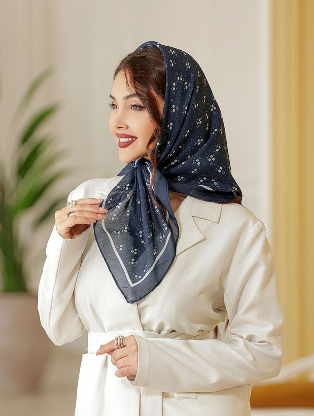 مینی اسکارف نخی پک سرمه ای سفید