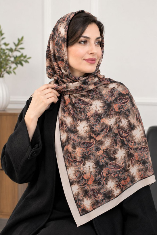 روسری نخی زنانه قواره ۱۴۰×۱۴۰ طرح بته جقه